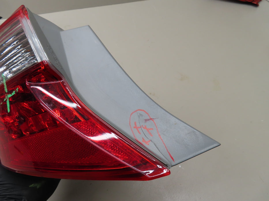 2012-2014 TOYOTA CAMRY REAR LEFT DRIVER SIDE OUTER TAIL LIGHT HALOGEN LAMP OEM