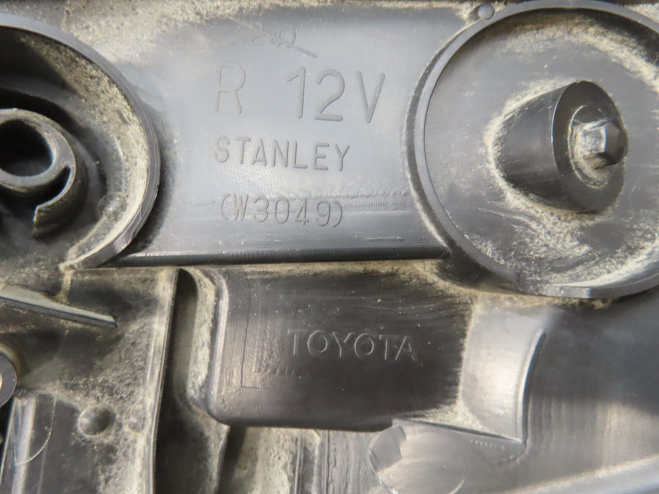 2016 2017 2018 TOYOTA RAV4 FRONT RIGHT PASSENGER HEADLIGHT HALOGEN OEM