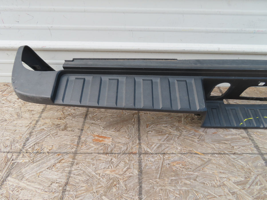 2015-2019 CHEVROLET/GMC 2500HD/3500HD REAR BUMPER COVER STEP PAD OEM