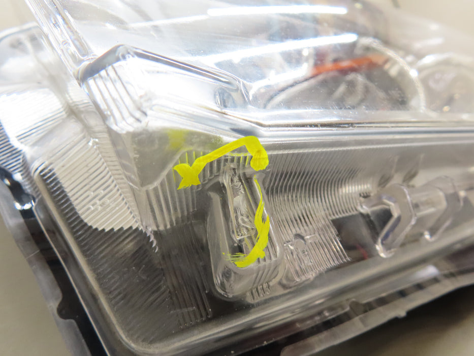 2017-2019 TOYOTA HIGHLANDER FRONT LEFT DRIVER SIDE HEADLIGHT HALOGEN OEM