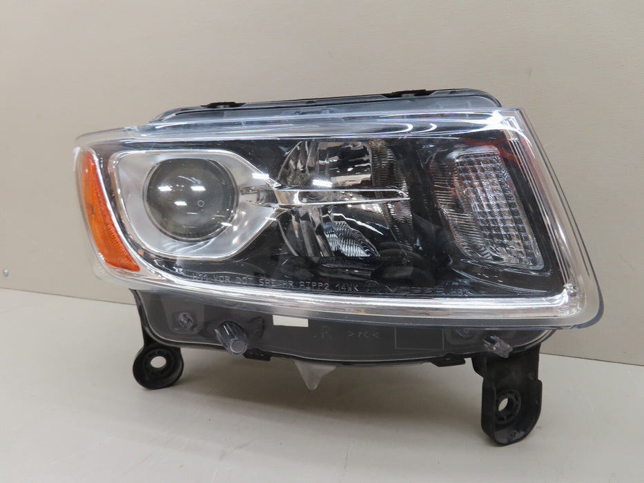 2014 2015 2016 JEEP GRAND CHEROKEE FRONT RIGHT PASSENGER HEADLIGHT HALOGEN OEM