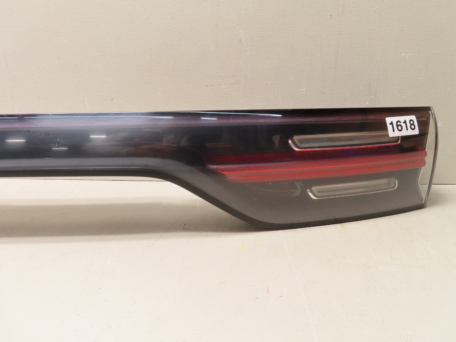 2019 2020 2021 PORSCHE CAYENNE REAR LIGHT CENTER LED TAILLIGHT 9Y0945081 OEM