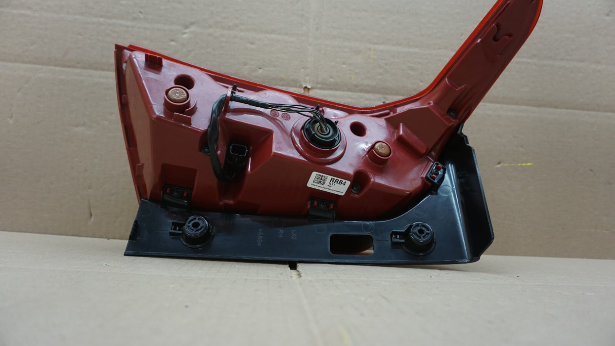 2018-2021 HYUNDAI PALISADE REAR RIGHT PASSENGERS SIDE LED TAIL LIGHT OEM
