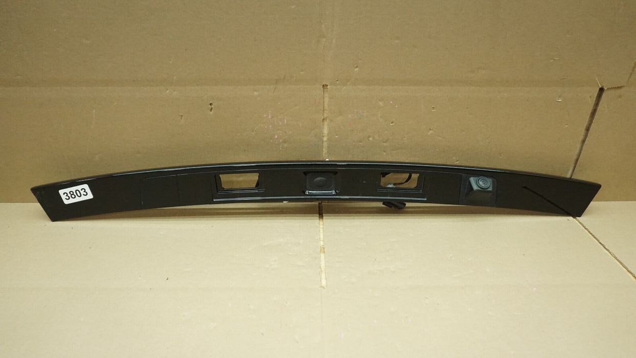 2018-2019 LAND ROVER DISCOVERY SPORT REAR TAILGATE LICENSE TRIM OEM HK72-40406-G
