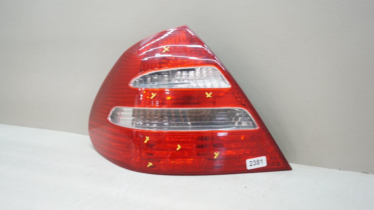 2003-2006 MERCEDES-BENZ E-CLASS REAR LEFT DRIVERS SIDE TAIL LIGHT OEM