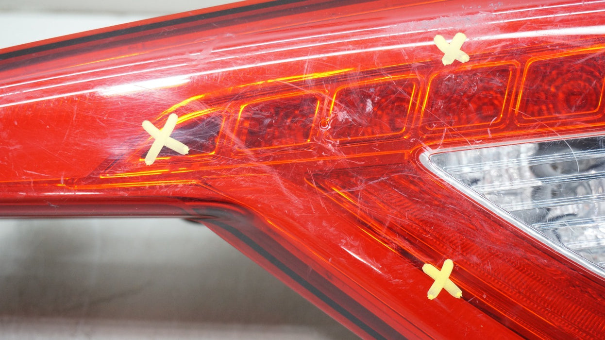 2015-2017 HYUNDAI SONATA REAR RIGHT PASSENGER SIDE INNER TAIL LIGHT OEM