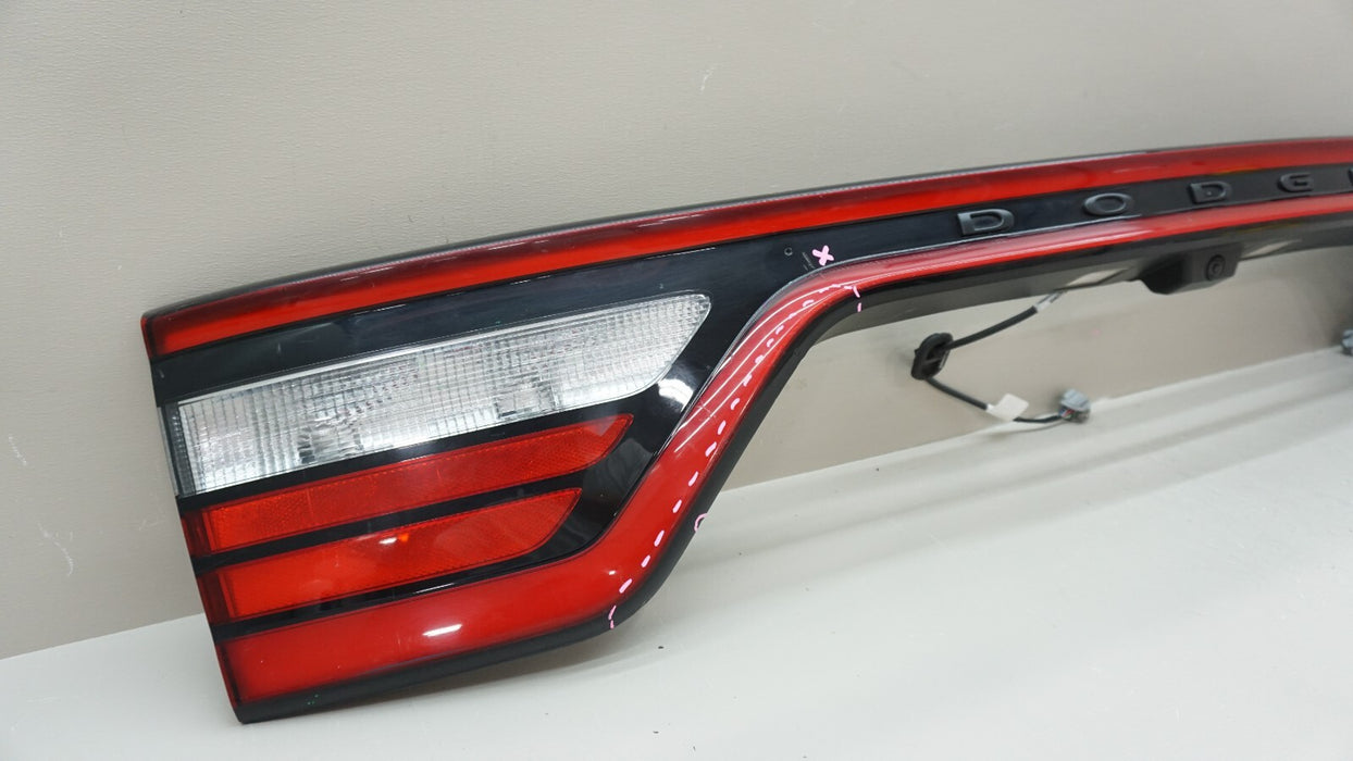 2020-2022 DODGE DURANGO REAR CENTER LIFT GATE TAIL LIGHT LED OEM 68530336AA