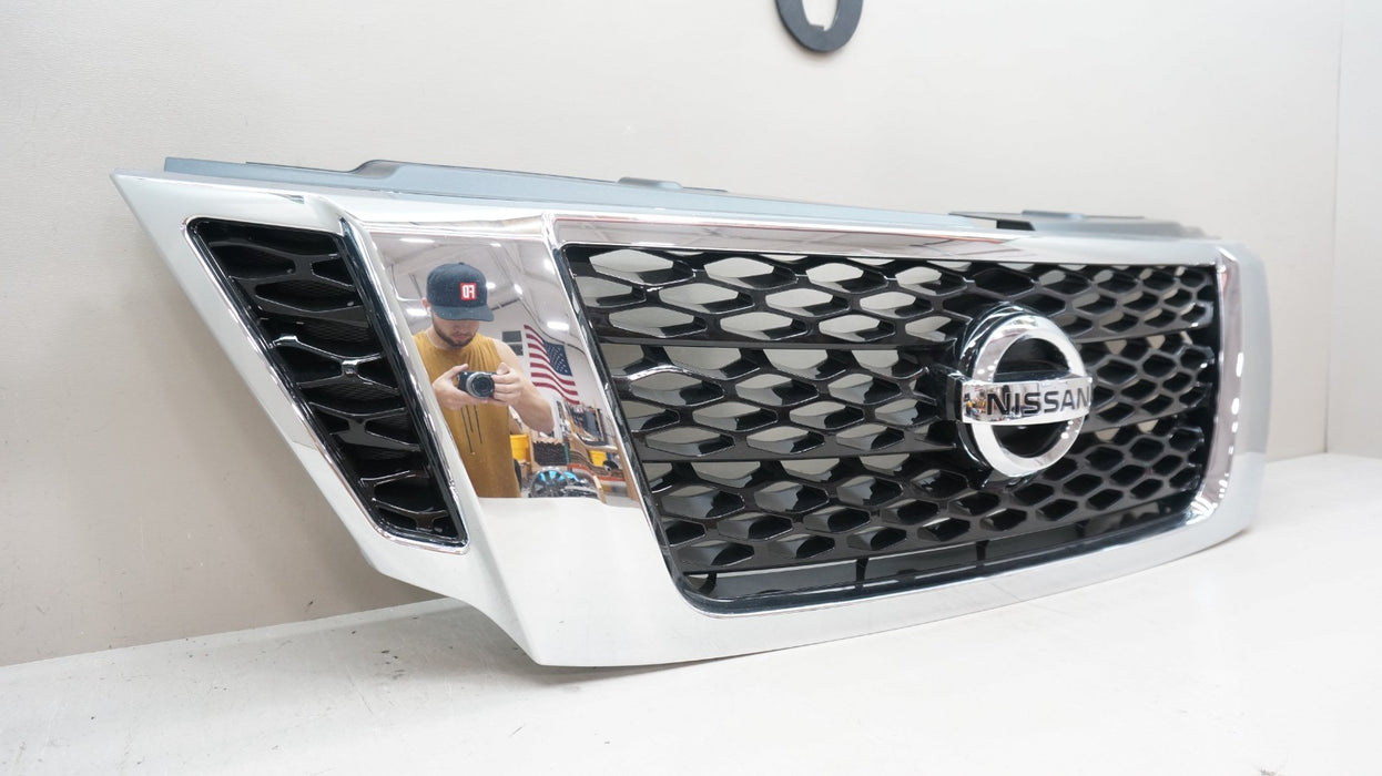 2017-2020 NISSAN ARMADA FRONT UPPER RADIATOR GRILLE GRILL 62310 5ZW0A OEM