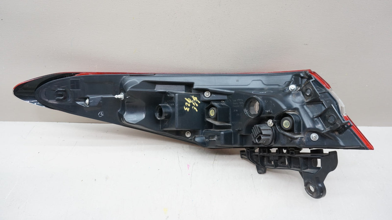 2018-2023 TOYOTA CAMRY REAR RIGHT PASSENGER SIDE OUTER TAIL LIGHT OEM