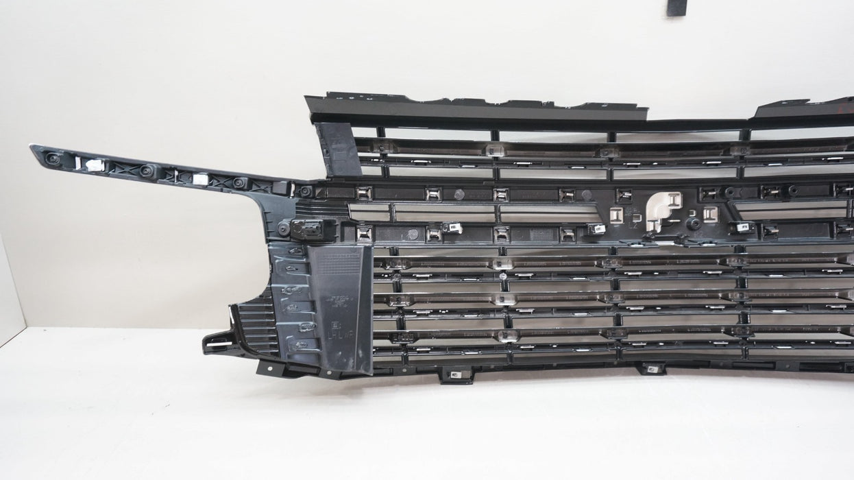 2021-2024 CHEVROLET TAHOE SUBURBAN FRONT RADIATOR GRILLE GRILL 85633892 OEM