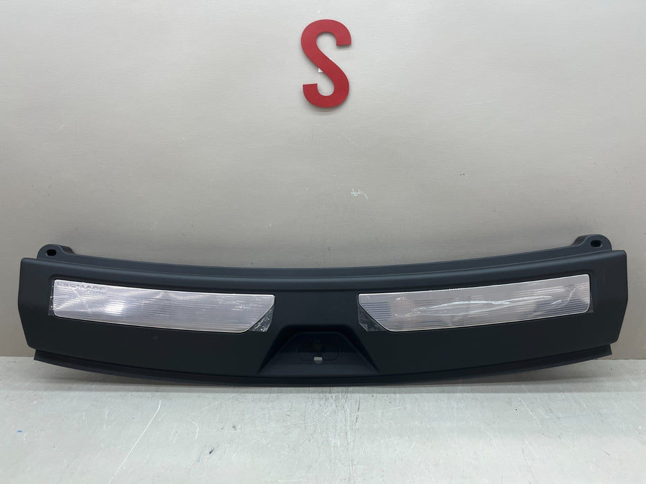 2020-2025 CADILLAC ESCALADE REAR LOWER LIFTGATE SILL TRIM OEM 85124298