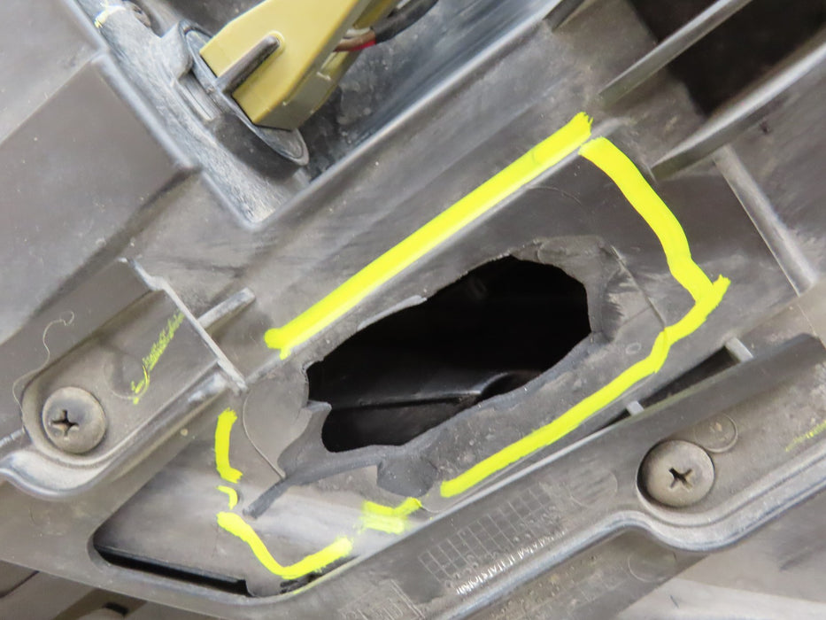 2013-2015 CHEVROLET MALIBU FRONT RIGHT PASSENGER SIDE HEADLIGHT OEM 9336