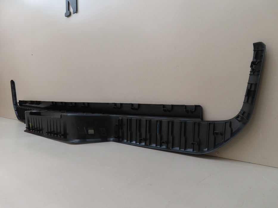 2019-2023 GMC-CHEVROLET 1500 2500 3500 REAR FASCIA STEP PAD BUMPER COVER OEM