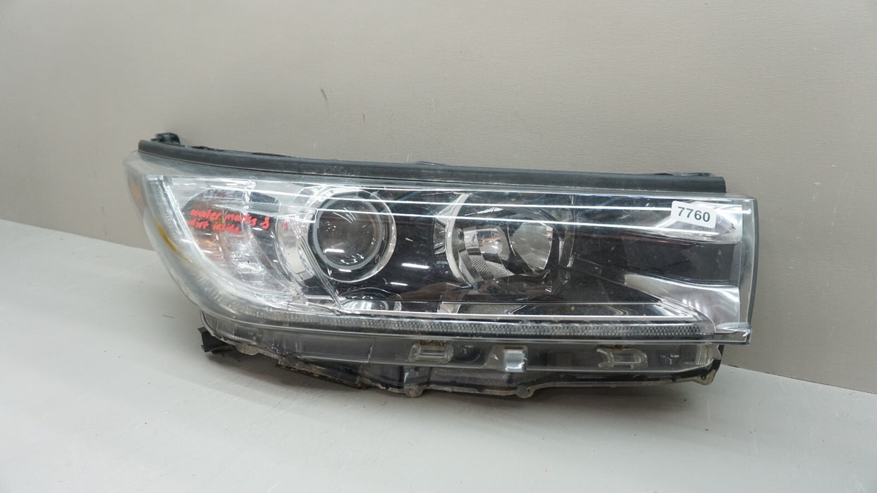 2017-2019 TOYOTA HIGHLANDER FRONT RH RIGHT PASSENGER SIDE HALOGEN HEADLIGHT OEM