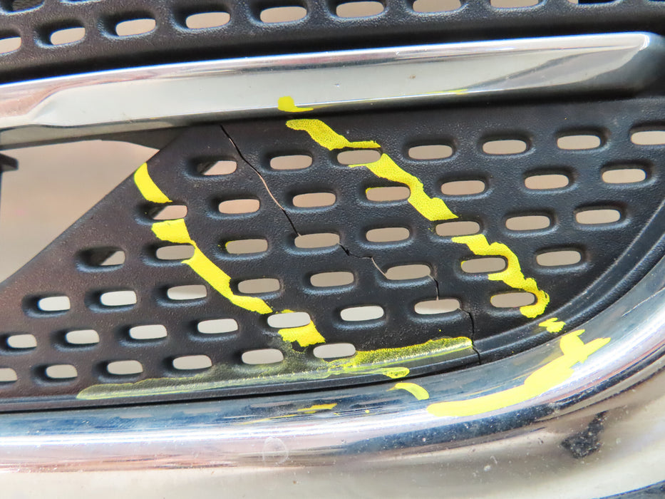 2018 2019 2020 2021 CHEVROLET TRAVERSE FRONT RADIATOR GRILLE GRILL OEM