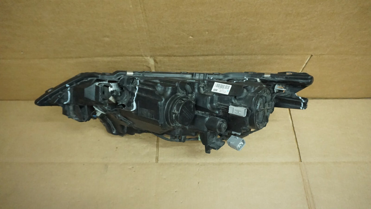 2016-2018 MITSUBISHI OUTLANDER RIGHT PASSENGER SIDE HEADLIGHT LAMP LIGHT OEM