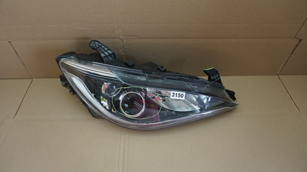 2017-2018 CHRYSLER PACIFICA FRONT RIGHT PASSENGER HEADLIGHT HELOGEN W/ LED OEM