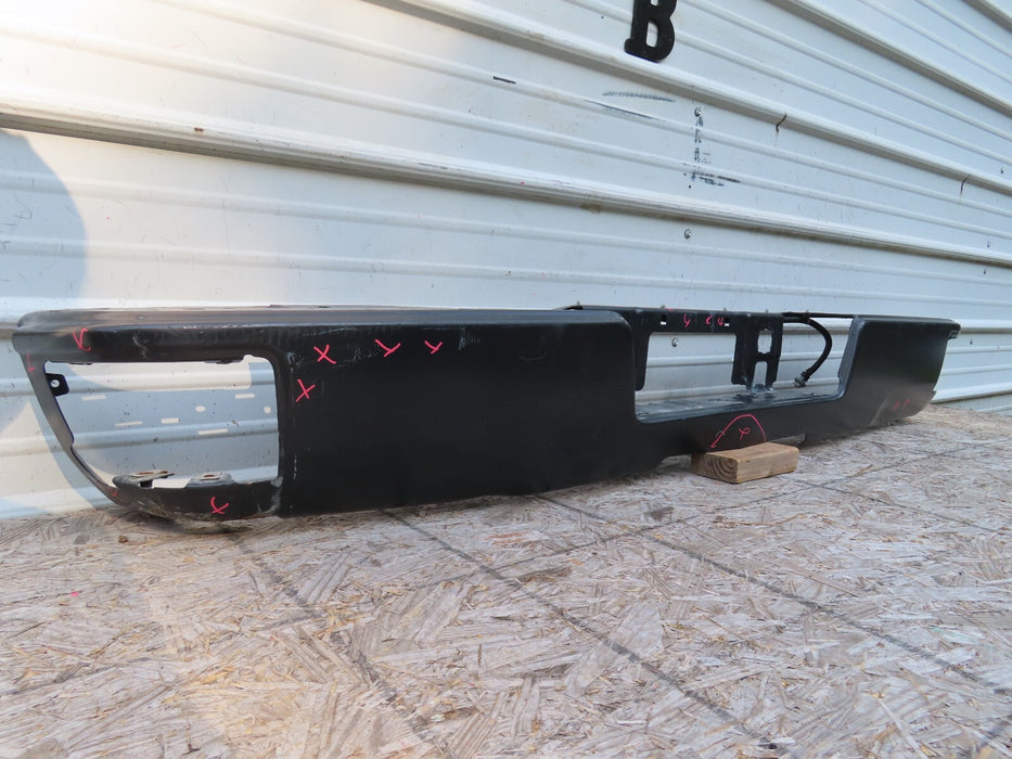 2016-2019 CHEVROLET SILVERADO GMC SIERRA 1500 REAR METAL BUMPER OEM 84077954