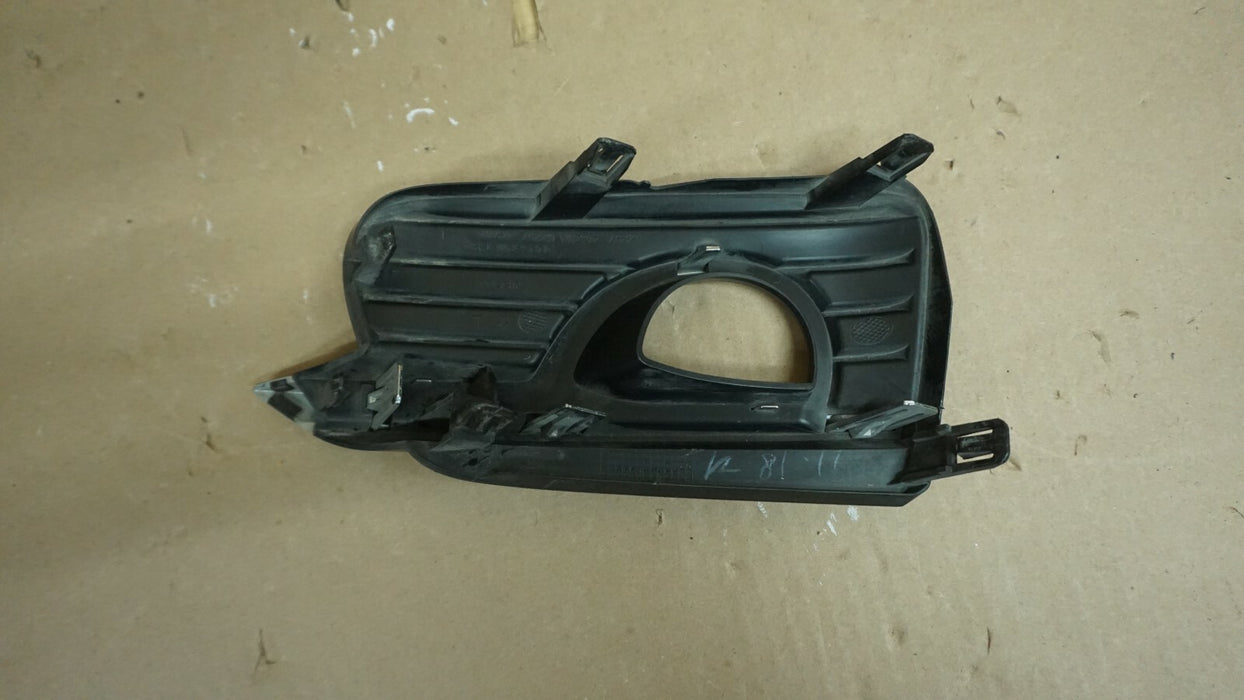 2014-2017 INFINITI Q50 FRONT LEFT DRIVER BUMPER FOG LIGHT BEZEL TRIM COVER OEM
