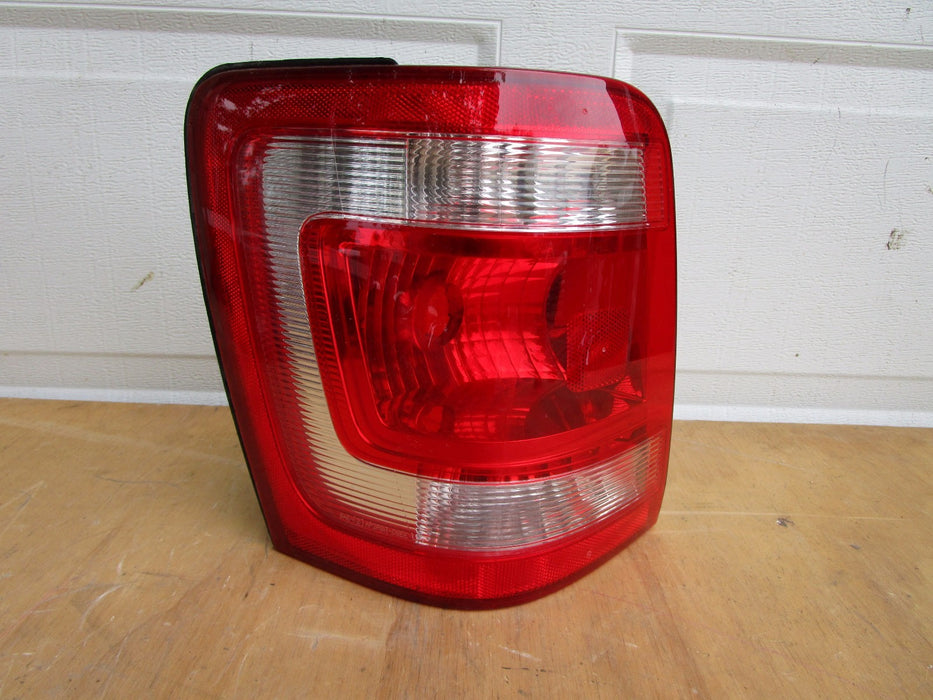 08 09 10 11 12 FORD ESCAPE REAR LEFT TAIL LIGHT OEM