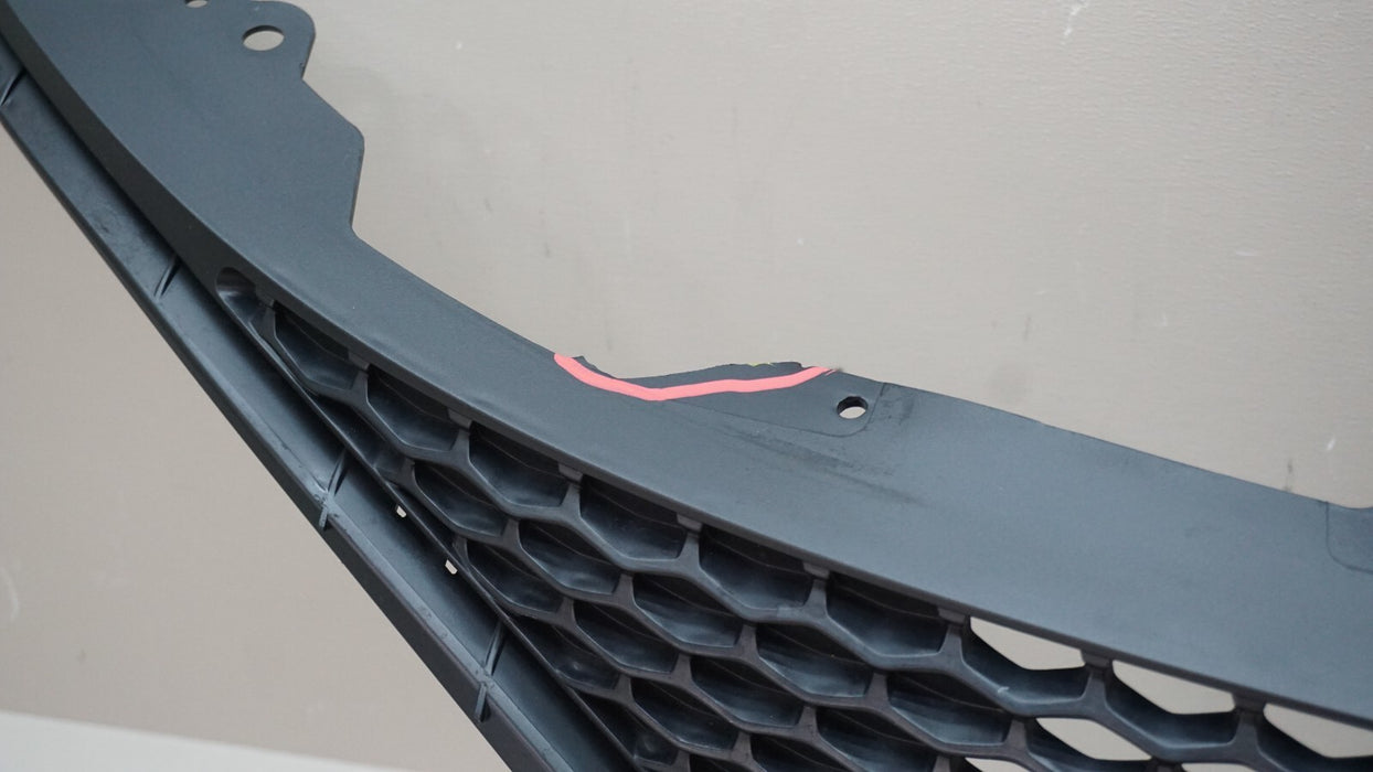 2017-2019 CHRYSLER PACIFICA FRONT UPPER GRILL GRILLE COVER OEM 68228996A