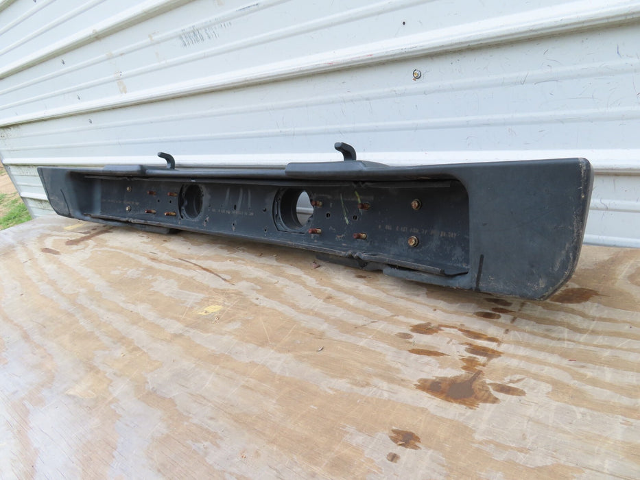 2007-2009 JEEP WRANGLER RUBICON SAHARA FRONT BUMPER W/ TOW TOWING HOOK OEM