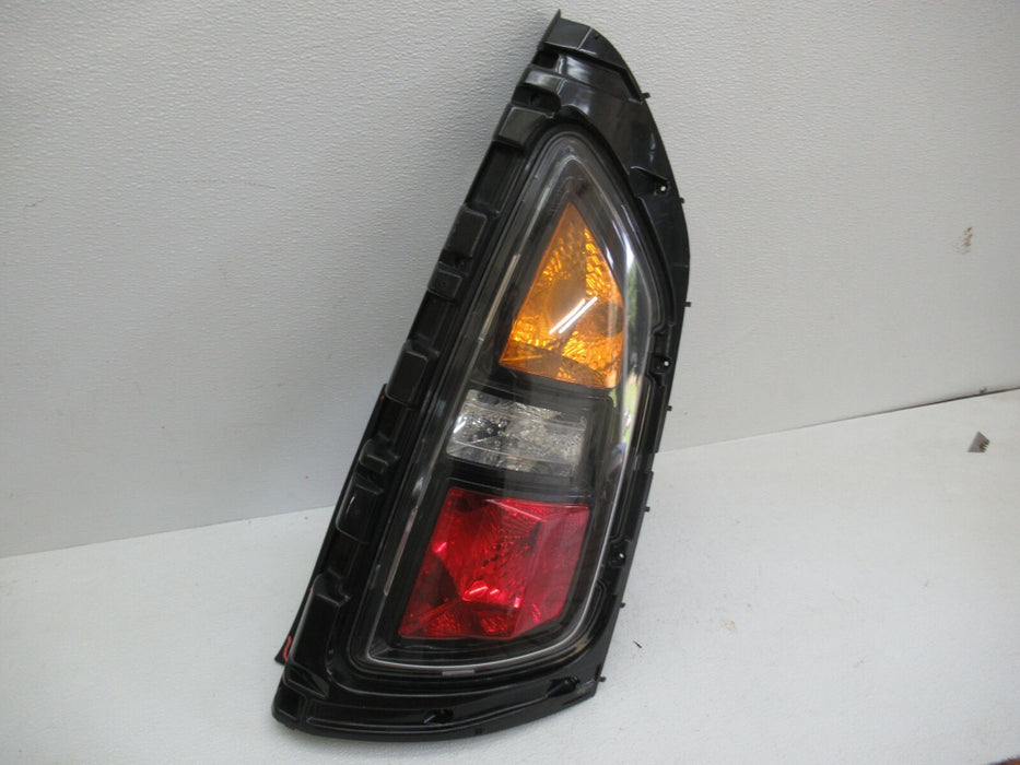 2010 2011 KIA SOUL REAR RIGHT PASSENGER SIDE TAIL LIGHT HALOGEN STOP LAMP OEM
