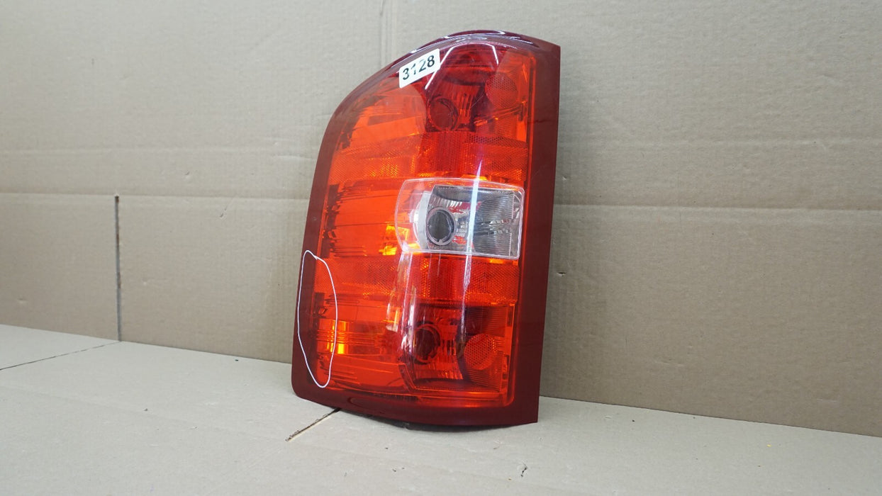 2007-2013 CHEVROLET SILVERADO REAR LEFT DRIVER SIDE TAIL LIGHT HALOGEN LAMP OEM