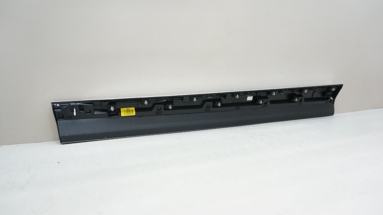2020-2025 HYUNDAI PALISADE FRONT RIGHT DOOR GARNISH MOLDING OEM 87722-S8100