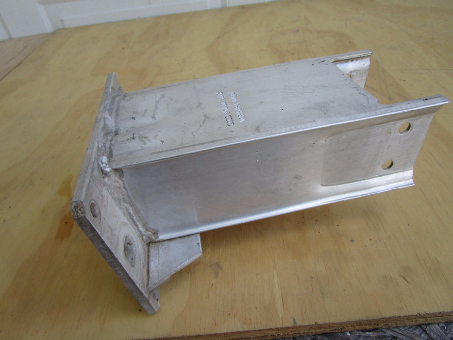 2009 AUDI A4 A5 S5 PASSENGER SIDE BUMPER BRACKET OEM 8KO-807-134C
