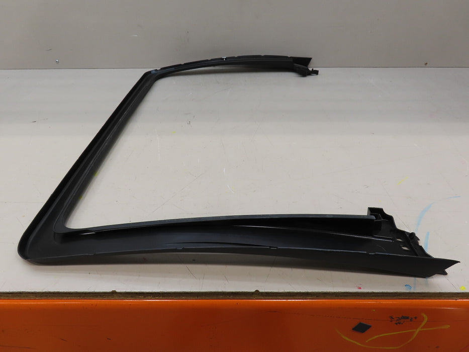 2022 2023 CADILLAC ESCALADE ESV REAR WINDOW MOLDING OEM 84225775