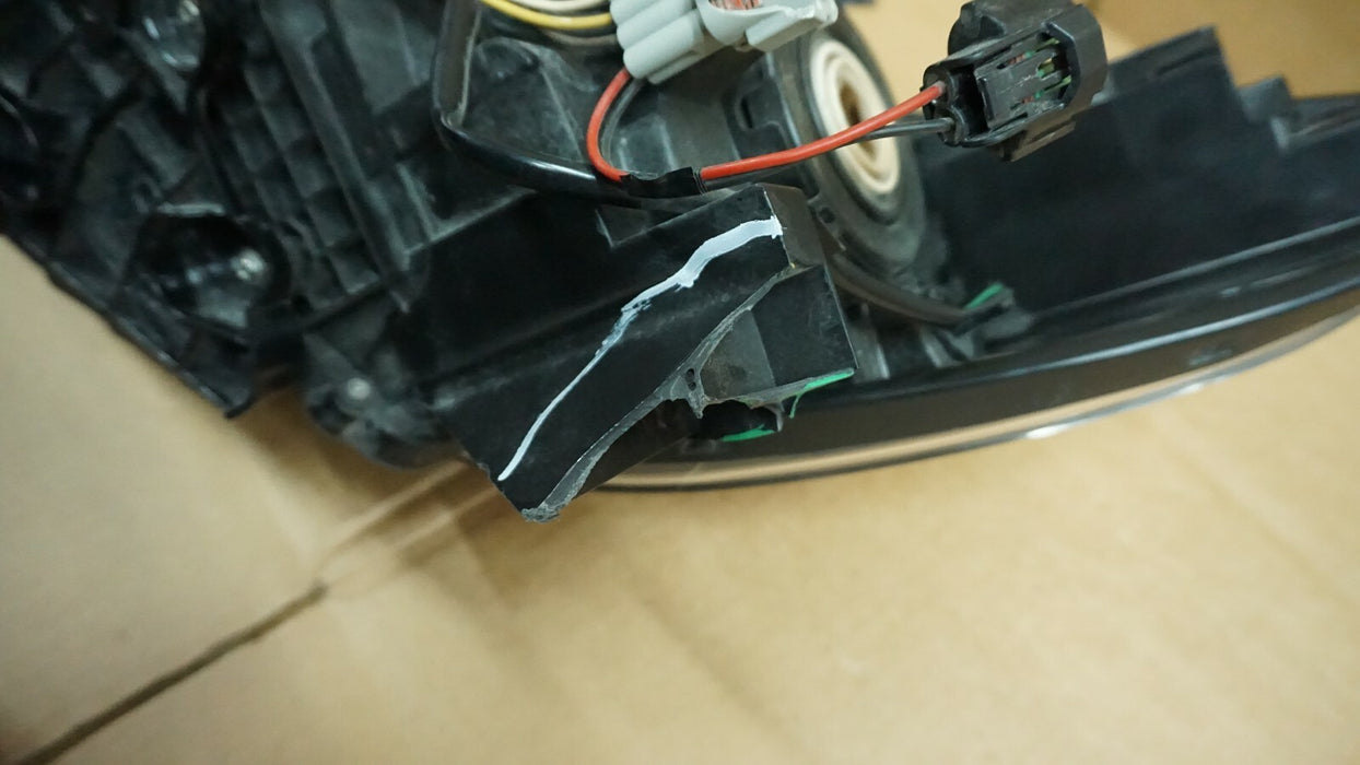 2016-2018 NISSAN ALTIMA RIGHT PASSENGER SIDE HALOGEN HEADLIGHT OEM