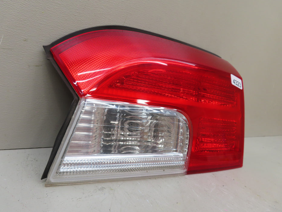 2010-2017 GMC TERRAIN RIGHT PASSENGER SIDE INNER TAIL LIGHT OEM