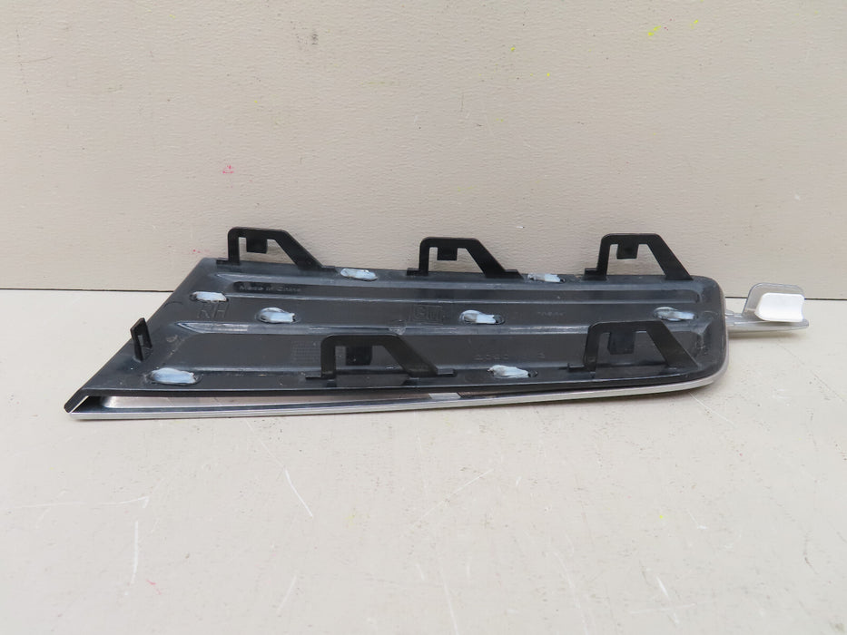 2013-2017 CADILLAC XTS FRONT RIGHT PASSENGER FOG LIGHT BEZEL COVER OEM