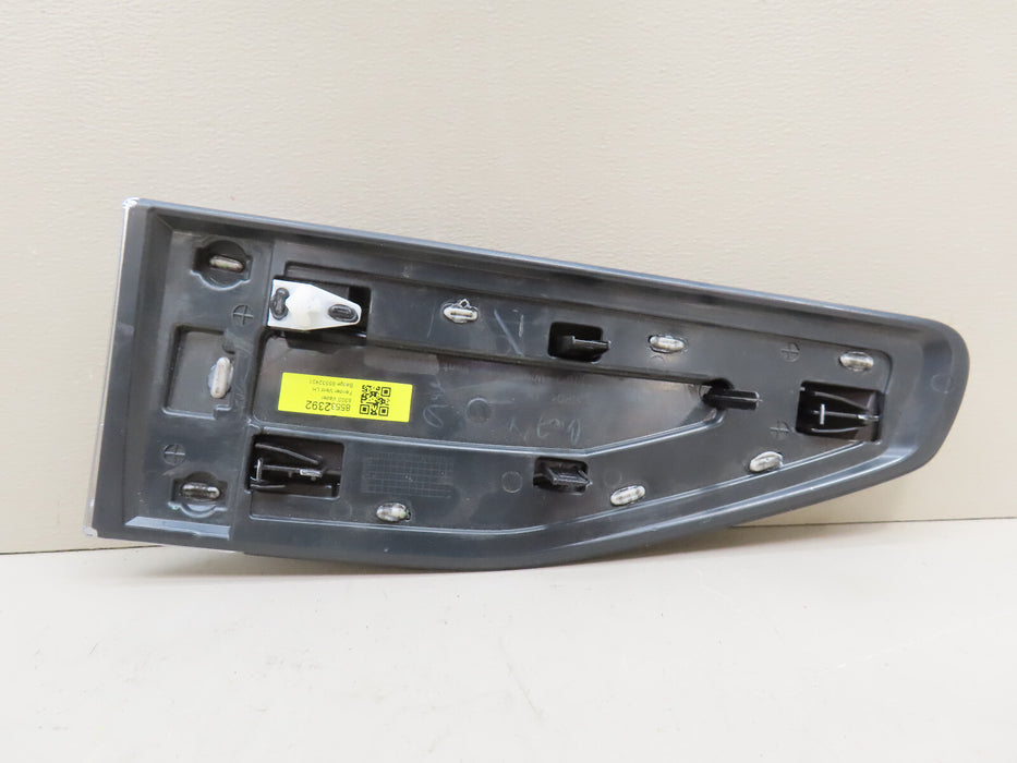 GENUINE GM FRONT LEFT DRIVER SIDE FENDER VENT OEM