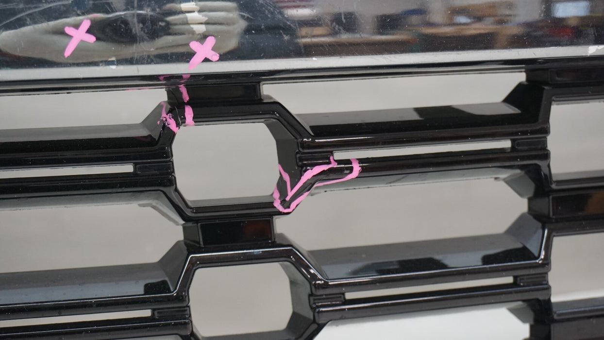2021-2023 CHEVROLET TAHOE SUBURBAN FRONT MAIN GRILLE 84913569 OEM 21 22 23