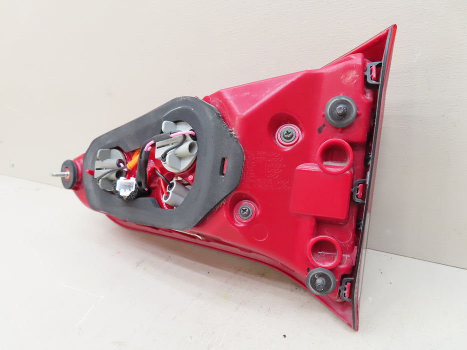 2016 2017 2018 HYUNDAI TUCSON REAR LEFT DRIVER TAIL LIGHT INNER OEM 92403-D3