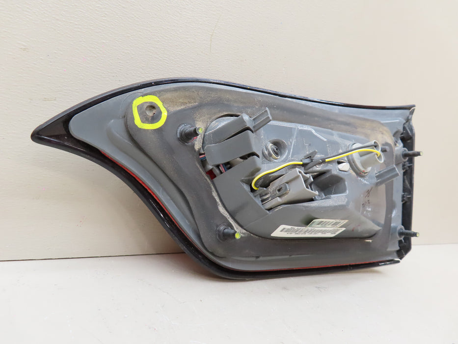 2014-2018 JEEP CHEROKEE REAR LEFT DRIVER SIDE TAIL LIGHT INNER OEM 68102920AC