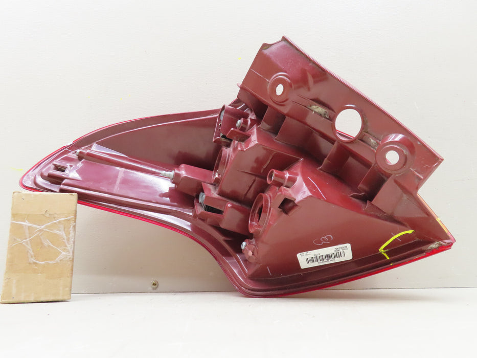 2013-2015 TOYOTA RAV4 REAR RIGHT PASSENGER TAIL LIGHT OEM 81550-0R030