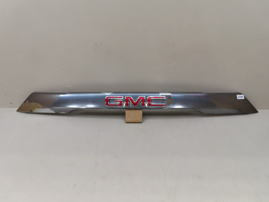 2017 2018 2019 GMC ACADIA REAR TRUNK LIFTGATE MOLDING OEM 84753487