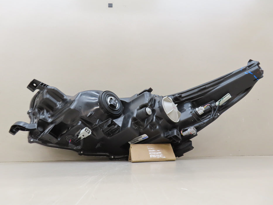 2017 2018 TOYOTA HIGHLANDER FRONT RIGHT PASSENGER SIDE HEADLIGHT AFTERMARKET