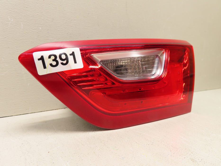 2016-2019 CHEVROLET MALIBU RIGHT PASSENGER TAIL LIGHT INNER HALOGEN LAMP OEM