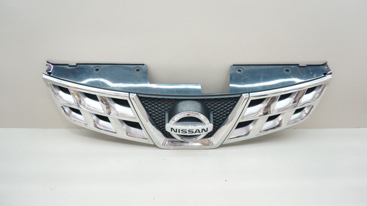 2011-2015 NISSAN ROGUE FRONT BUMPER GRILLE WITH CAMERA AND EMBLEM OEM 623101VX0A