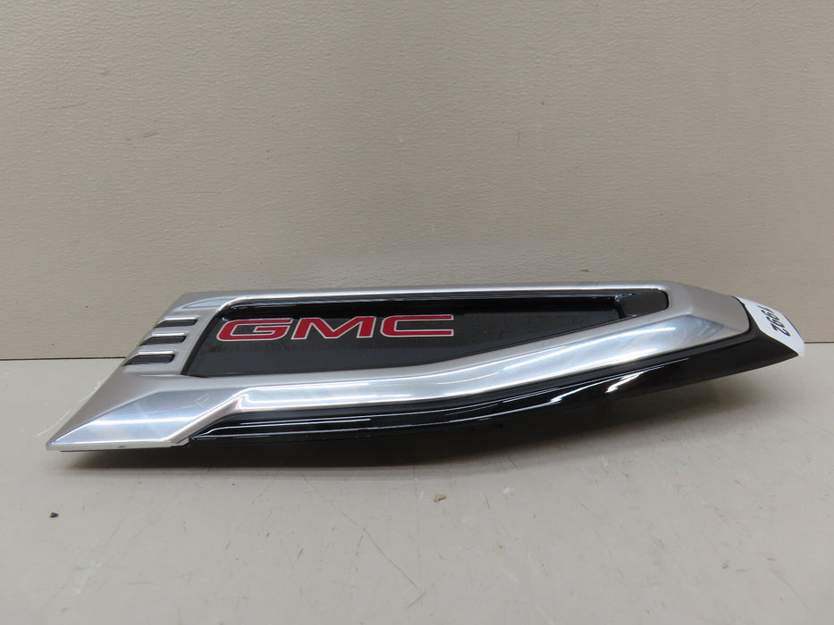 GMC FRONT RIGHT PASSENGER SIDE FENDER VENT OEM