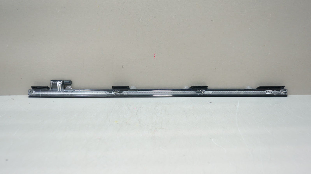 2020-2023 MERCEDES-BENZ GLE350 FRONT LEFT RUNNING BOARD LIGHT OEM A1679066302