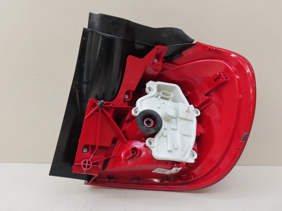 2015-2020 MERCEDES-BENZ GLA250 GLA 45 AMG REAR LEFT DRIVER SIDE TAIL LIGHT OEM