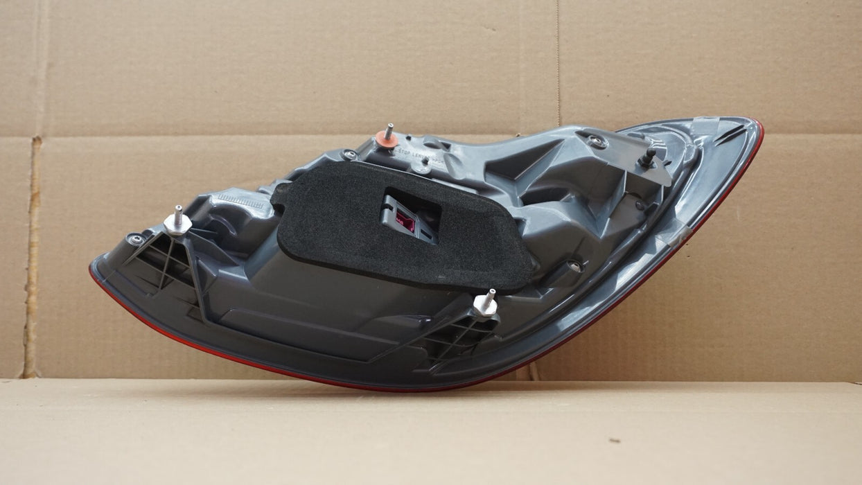 2017-2019 MERCEDES E CLASS E300 E350 SEDAN REAR LEFT  TAIL LIGHT OEM A2139068100