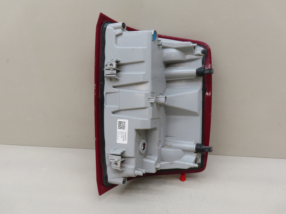 2016-2018 CHEVROLET SILVERADO 1500 REAR LEFT DRIVER SIDE TAIL LIGHT OEM 84066478