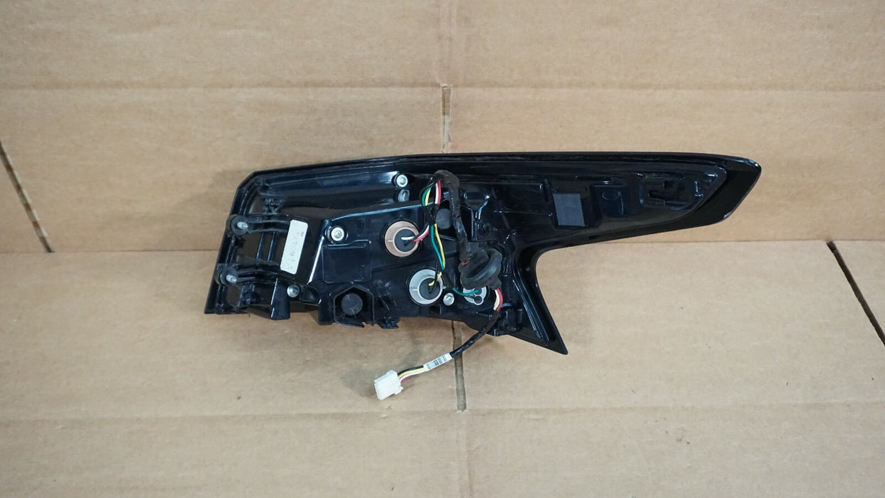 2019-2020 NISSAN ALTIMA LEFT DRIVER SIDE OUTER TAIL LIGHT HALOGEN LAMP 19 20 OEM