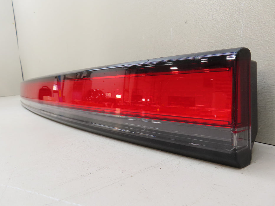 2022-2024 RIVIAN R1T REAR CENTER TAILGATE TAIL LIGHT LED OEM